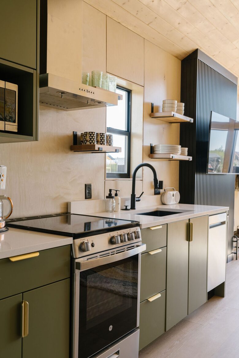 Yellowstone Peaks Single Luxe Modern Cabin - Island Park, Idaho