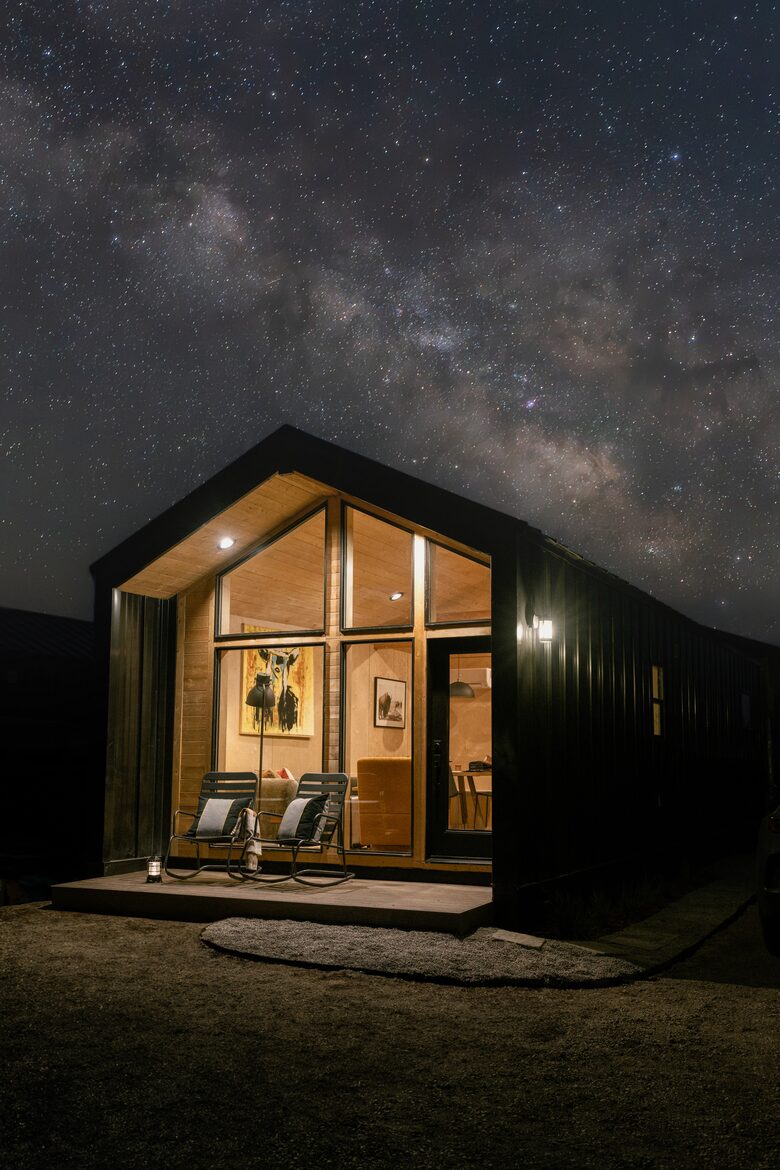 Yellowstone Peaks Single Luxe Modern Cabin - Island Park, Idaho