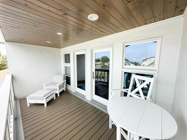 Master bedroom balcony.