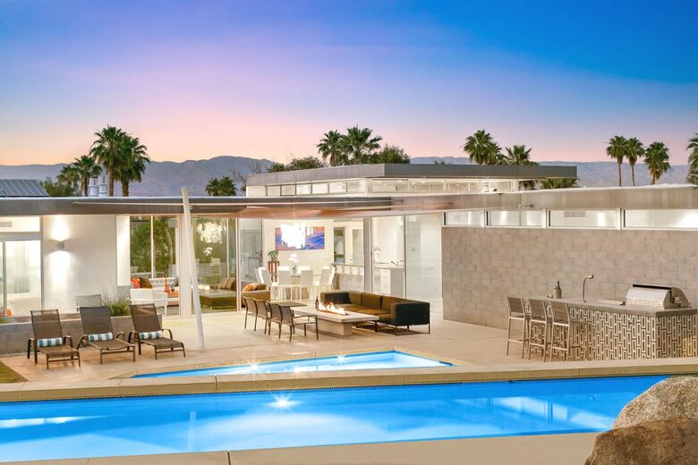Glass Retreat: Mid-Century Modern Masterpiece - Rancho Mirage, California