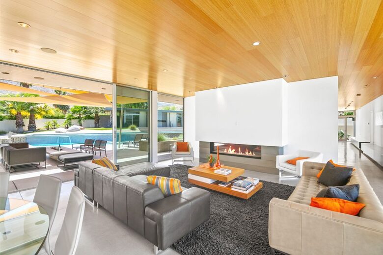 Glass Retreat: Mid-Century Modern Masterpiece - Rancho Mirage, California