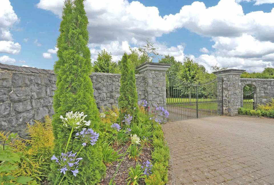 Sallymount House - Castleconnell, Ireland