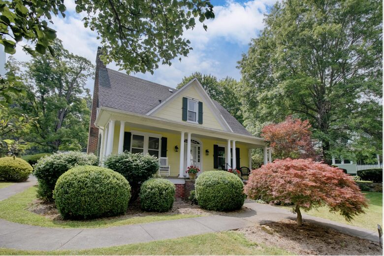 Bunny Hill Cottage - Homestead Resort - Hot Springs, Virginia