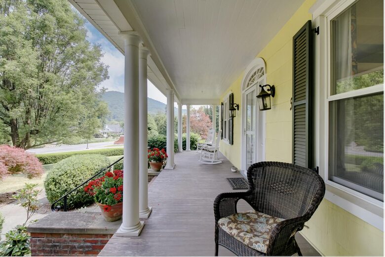 Bunny Hill Cottage - Homestead Resort - Hot Springs, Virginia