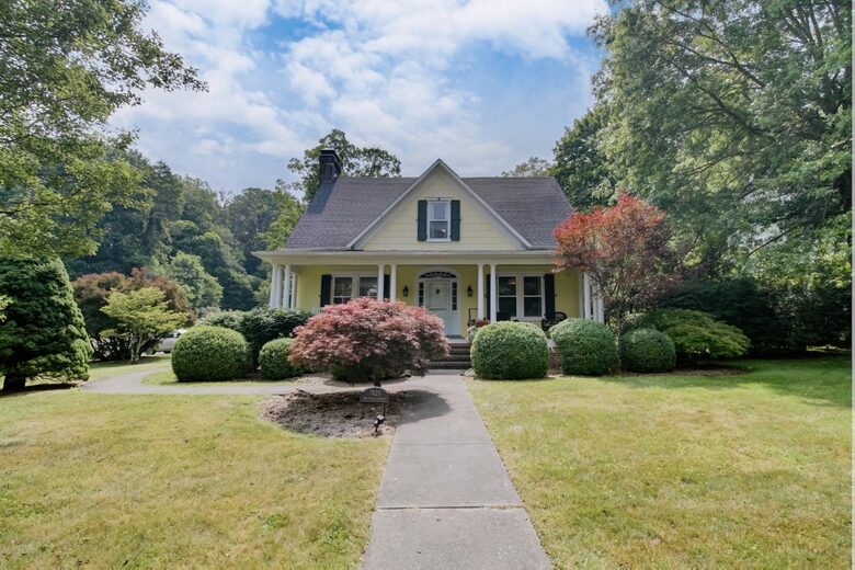 Bunny Hill Cottage - Homestead Resort - Hot Springs, Virginia
