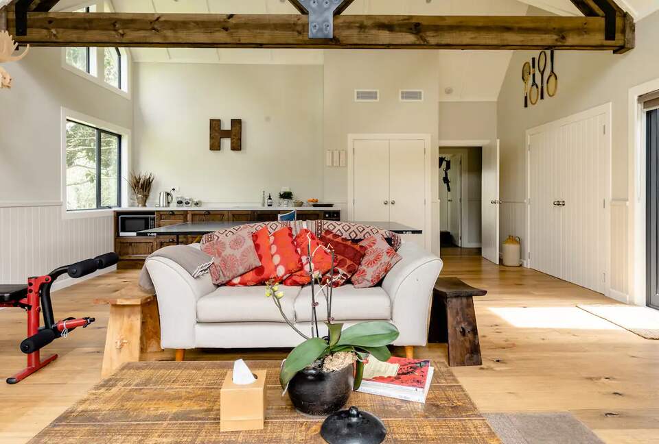 The Clevedon Retreat | A Country Getaway - Clevedon, New Zealand