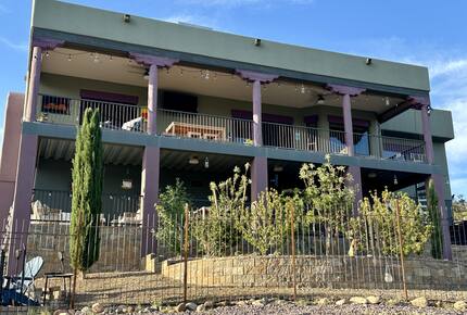 Chill on the Hill | Arizona Wine Country Luxury - Cornville, Arizona