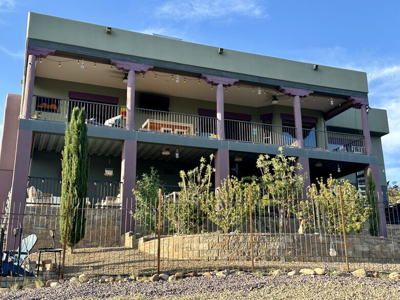 Chill on the Hill | Arizona Wine Country Luxury - Cornville, Arizona