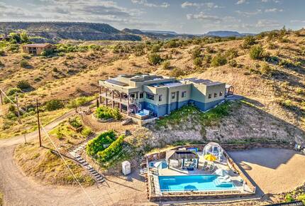Chill on the Hill | Arizona Wine Country Luxury - Cornville, Arizona