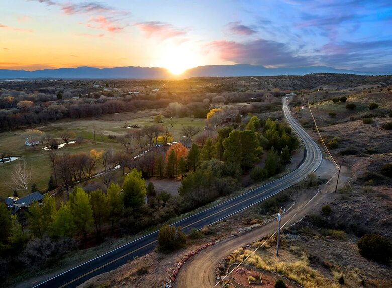Chill on the Hill | Arizona Wine Country Luxury - Cornville, Arizona