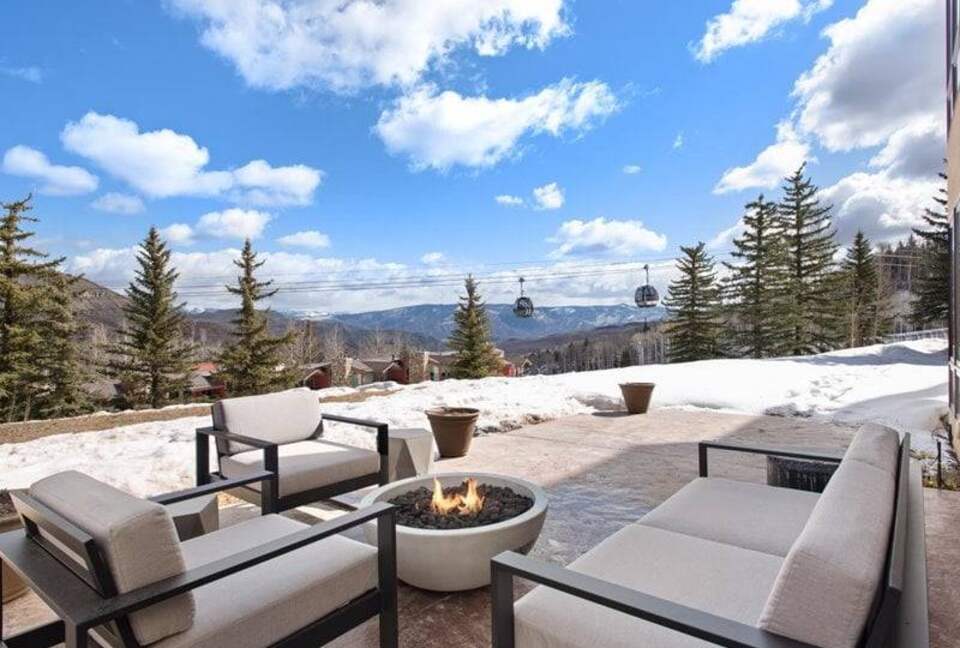The Chamonix Ski-In/Ski-Out Luxury Condo - Snowmass Village, Colorado