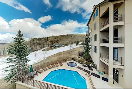 The Chamonix Ski-In/Ski-Out Luxury Condo - Snowmass Village, Colorado