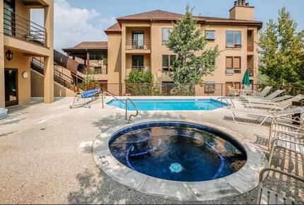 The Chamonix Ski-In/Ski-Out Luxury Condo - Snowmass Village, Colorado