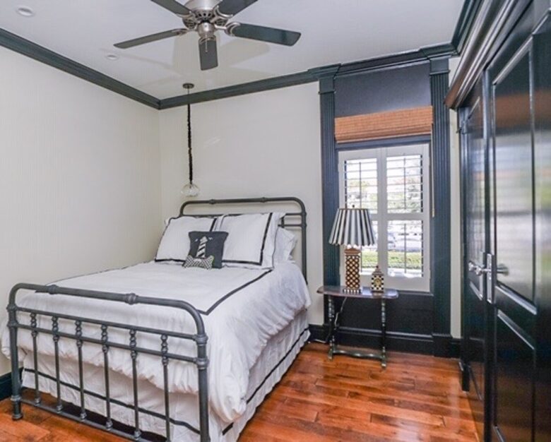 Super Chic Villa Downtown & Near Beach - Naples, Florida