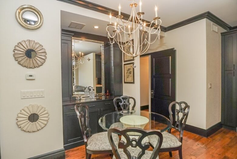 Super Chic Villa Downtown & Near Beach - Naples, Florida