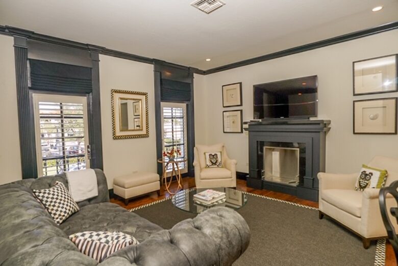 Super Chic Villa Downtown & Near Beach - Naples, Florida