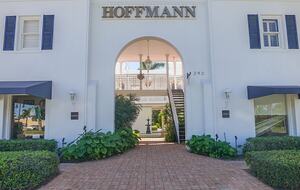 Super Chic Villa Downtown & Near Beach - Naples, Florida