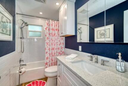 Clearwater Cottage | Quick Walk to the Beach - Clearwater Beach, Florida