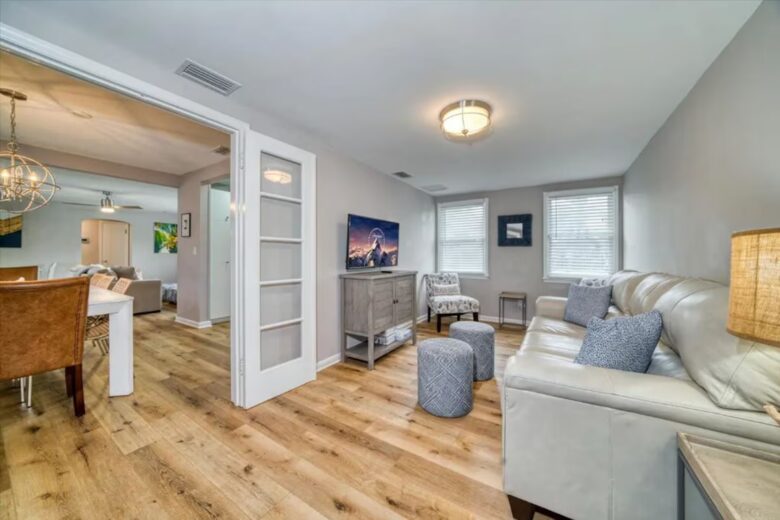 Clearwater Cottage | Quick Walk to the Beach - Clearwater Beach, Florida