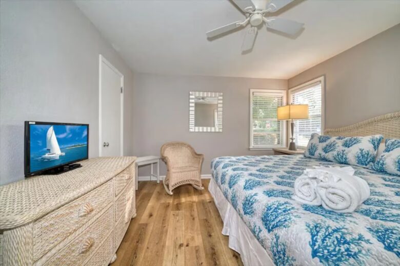 Clearwater Cottage | Quick Walk to the Beach - Clearwater Beach, Florida