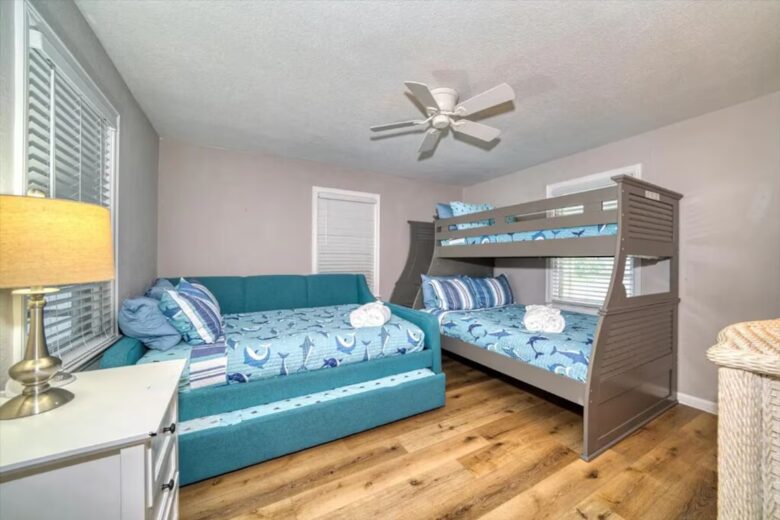 Clearwater Cottage | Quick Walk to the Beach - Clearwater Beach, Florida
