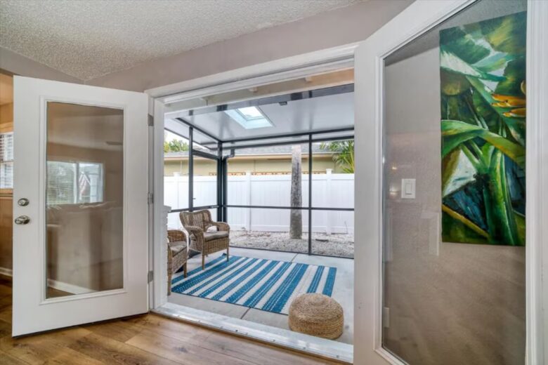 Clearwater Cottage | Quick Walk to the Beach - Clearwater Beach, Florida