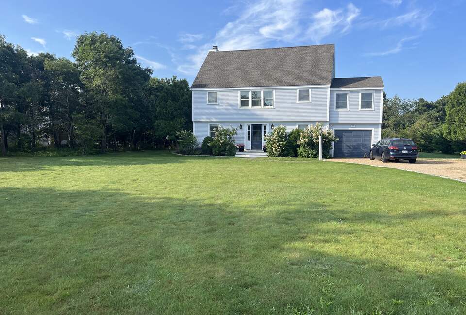 Sunny & spacious Martha’s Vineyard 4 bedroom beach house - Edgartown, Massachusetts