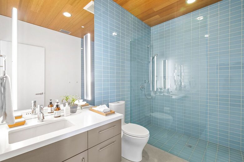 Glass Retreat: Mid-Century Modern Masterpiece - Rancho Mirage, California