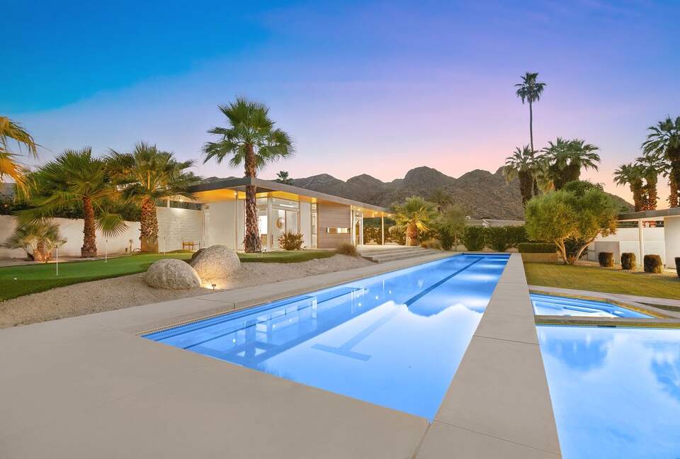 Glass Retreat: Mid-Century Modern Masterpiece - Rancho Mirage, California