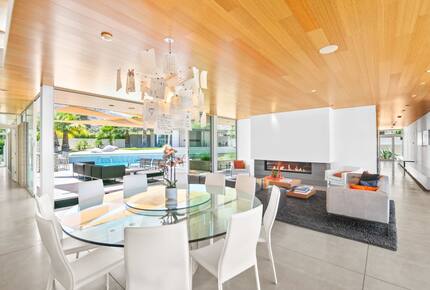 Glass Retreat: Mid-Century Modern Masterpiece - Rancho Mirage, California