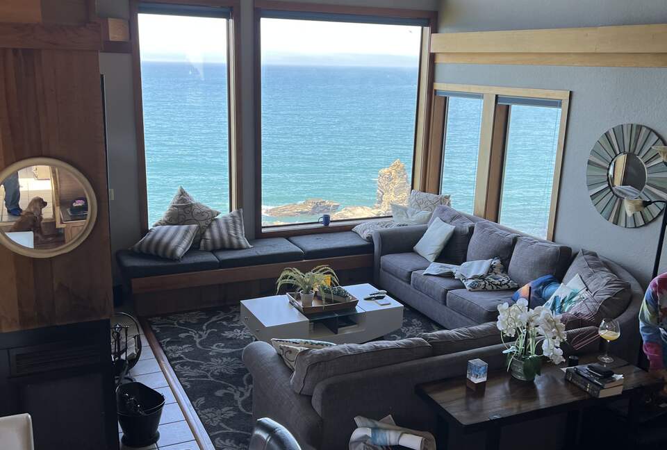 Oceanfront w/ sweeping views, decks, hot tub and dog friendly! Gualala/ Sea Ranch - Gualala, California