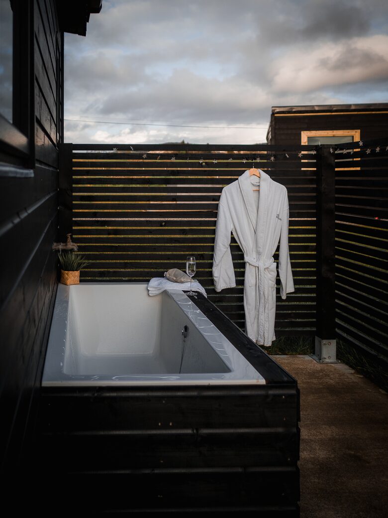 Charming Eco Retreat with Panoramic Valley Views - Bantry, Ireland
