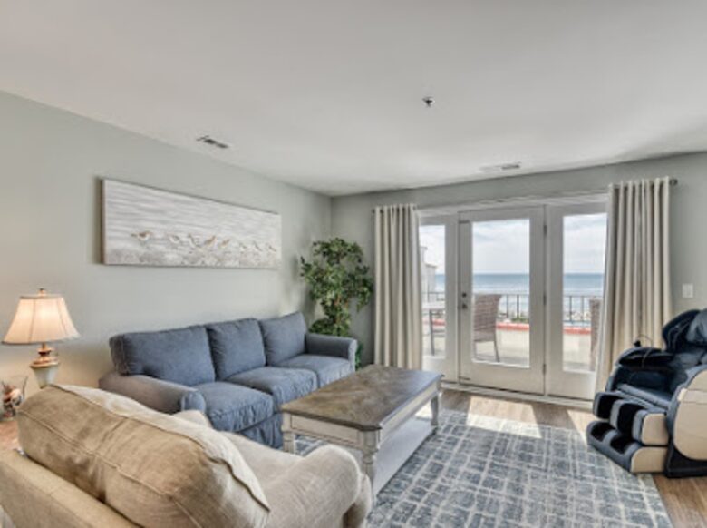 Luxurious Oceanfront Villa - North Topsail Beach, North Carolina