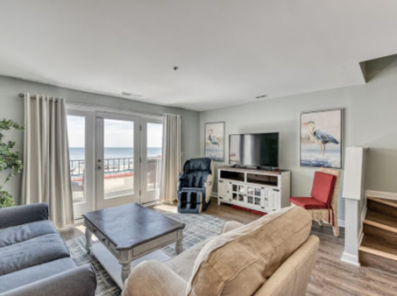 Luxurious Oceanfront Villa - North Topsail Beach, North Carolina