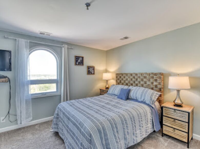 Luxurious Oceanfront Villa - North Topsail Beach, North Carolina