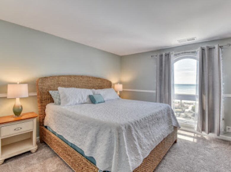 Luxurious Oceanfront Villa - North Topsail Beach, North Carolina