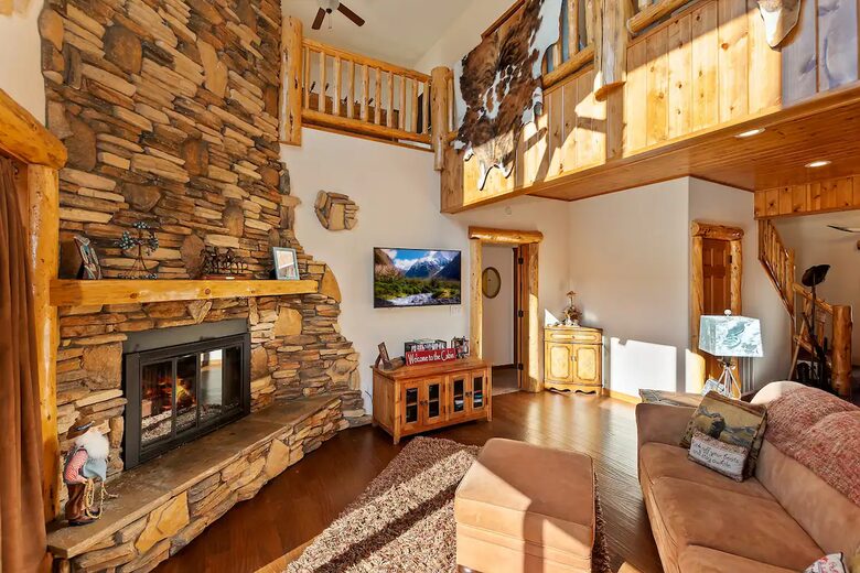 Longhorn Lodge | Spa, Close to Snow Summit, Pet Friendly - Big Bear Lake, California