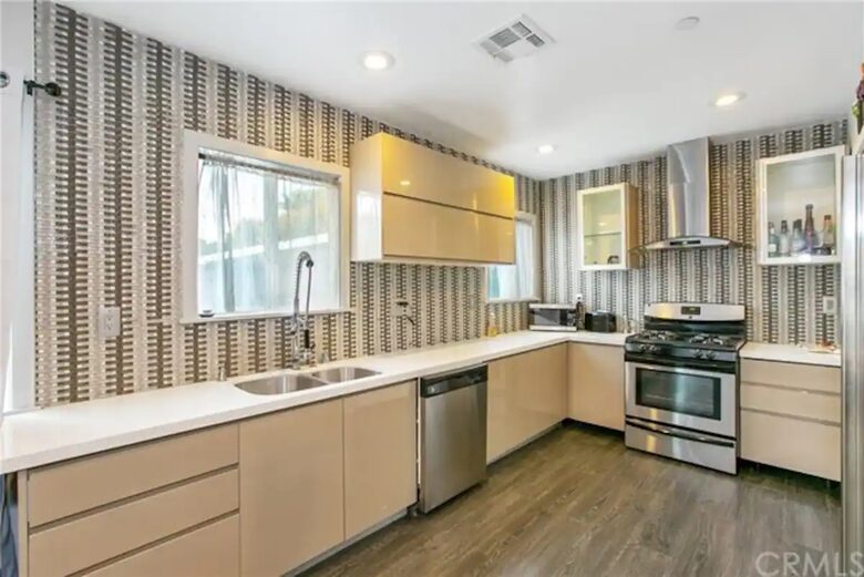 Ultimate Modern Compound: Resort-Style Experience - Valley Village, California