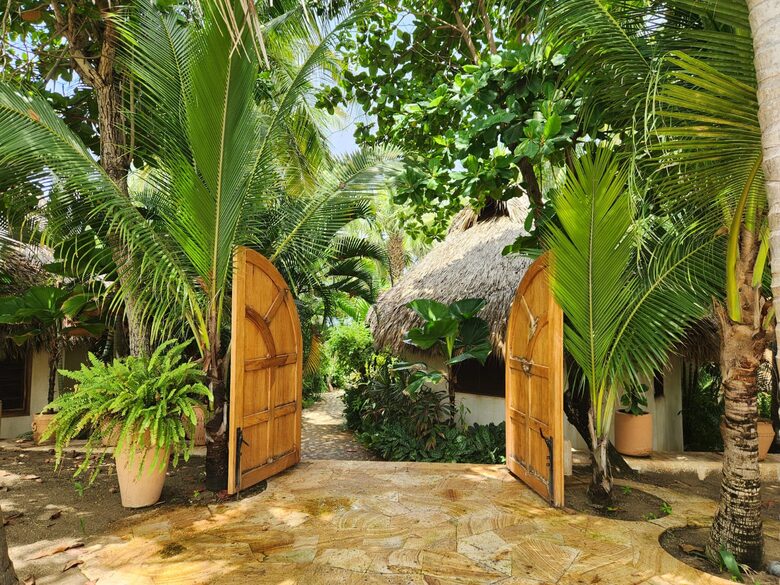 Casa Descalza | Oceanfront Private Villa - Santa Maria Colotepec, Mexico