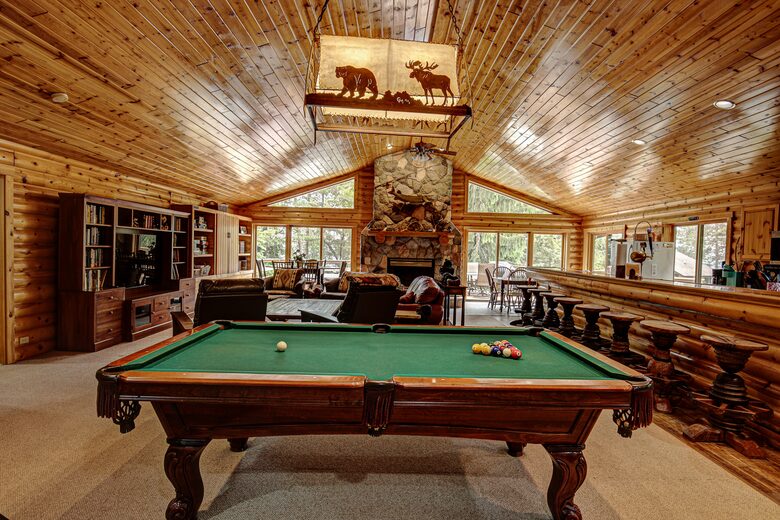 Tall Pines Lodge - Eagle River, Wisconsin