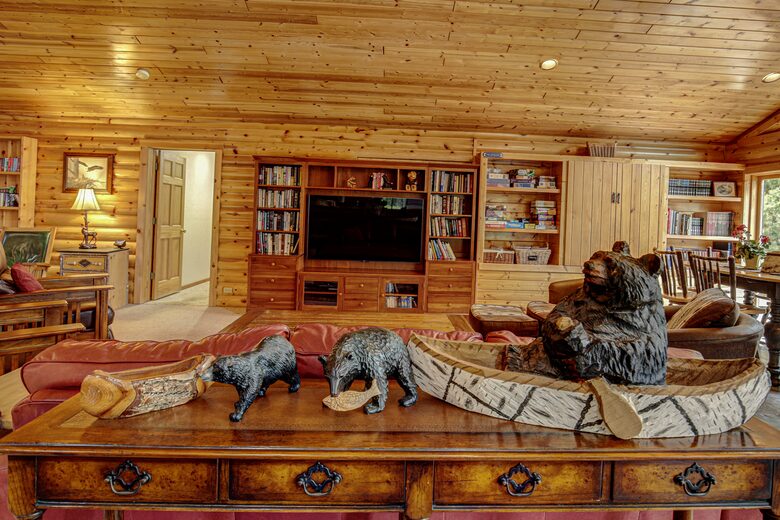 Tall Pines Lodge - Eagle River, Wisconsin
