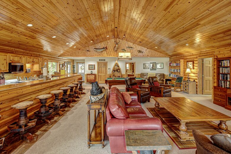 Tall Pines Lodge - Eagle River, Wisconsin