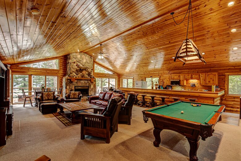 Tall Pines Lodge - Eagle River, Wisconsin
