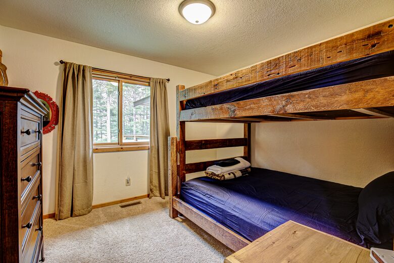 Tall Pines Lodge - Eagle River, Wisconsin