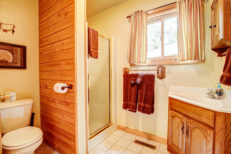 Tall Pines Lodge - Eagle River, Wisconsin