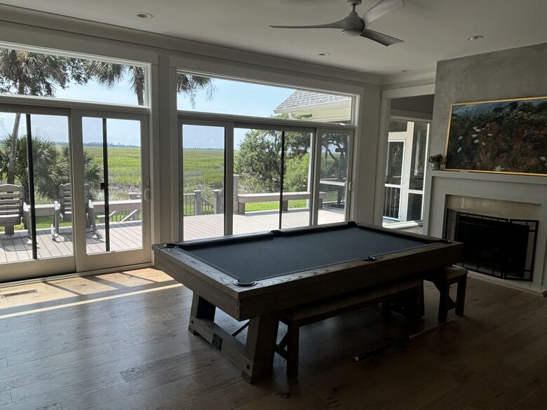 Living room with Pool Table