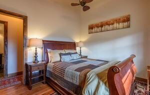 Hidden Gem: Secluded Mountain Cottage with Scenic Views - Banner Elk, North Carolina