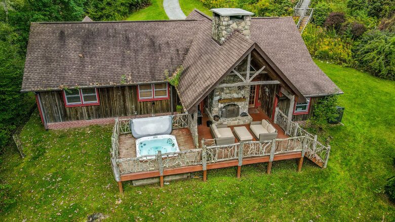 Hidden Gem: Secluded Mountain Cottage with Scenic Views - Banner Elk, North Carolina