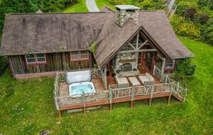 Hidden Gem: Secluded Mountain Cottage with Scenic Views - Banner Elk, North Carolina