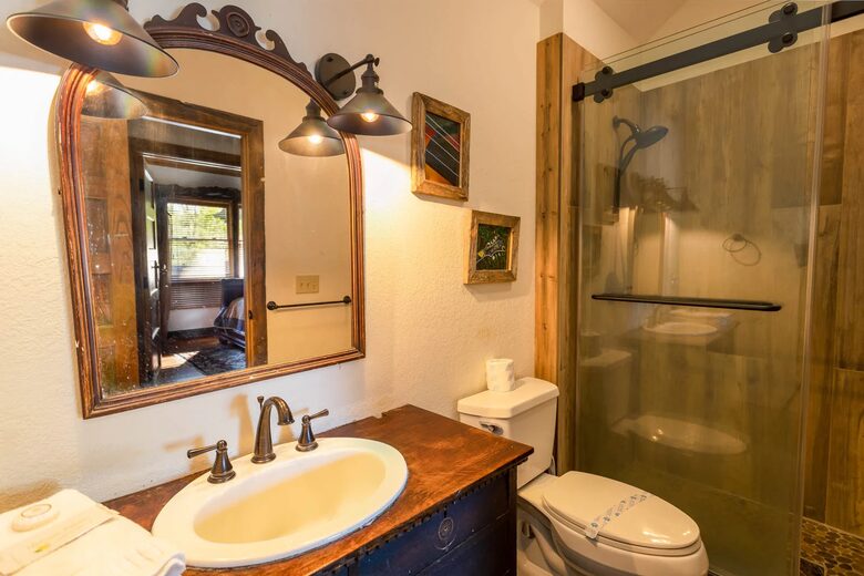 Hidden Gem: Secluded Mountain Cottage with Scenic Views - Banner Elk, North Carolina